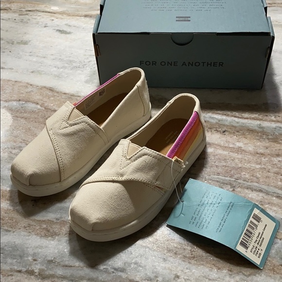 Toms Other - NWT🔥🔥 Toms Girl’s Classic Burch Horizon Canvas